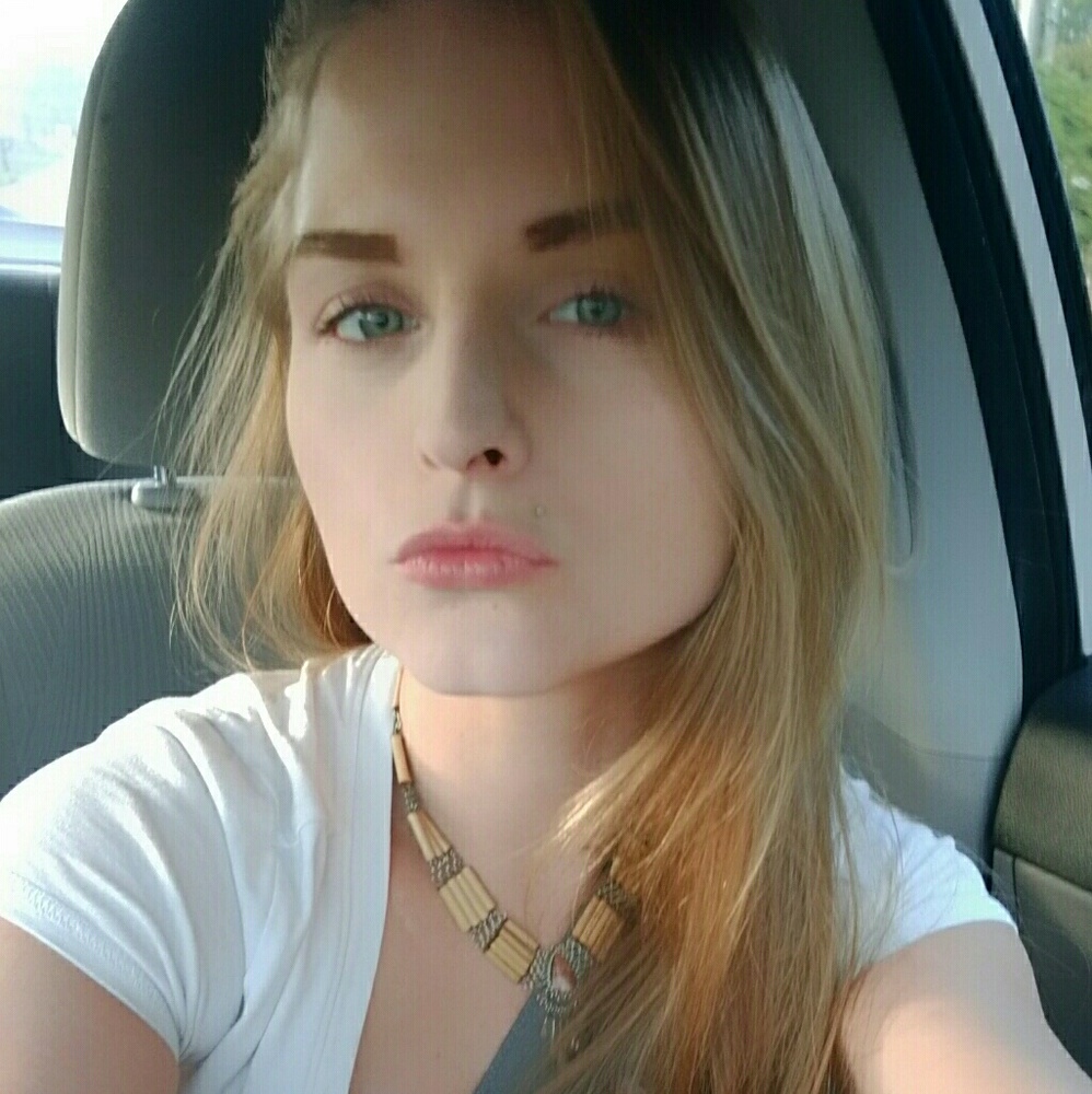 Meet your Posher, Brooke