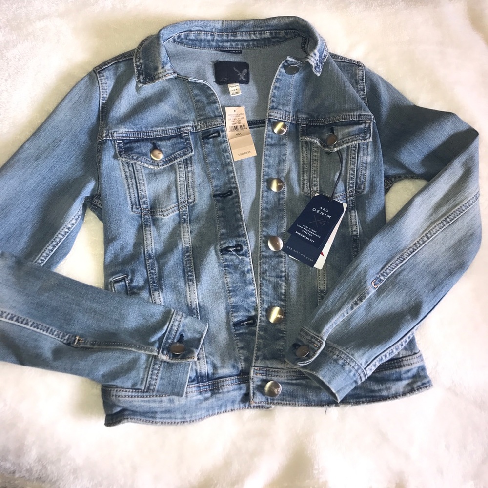 🌸NWT American Eagle Outfitters Denim Jacket