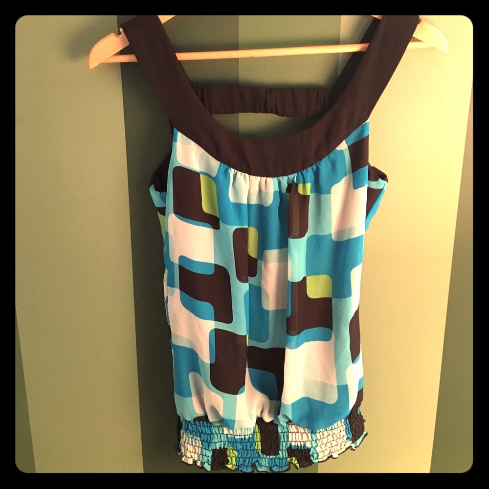 Bright fun shirt with cute back design