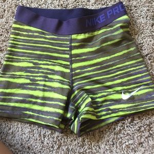 Nike pros women's small