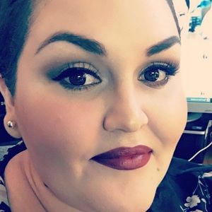 Meet your Posher, Dominique