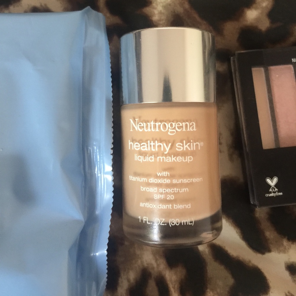 Makeup Bundle ๐๐ - Picture 4 of 6