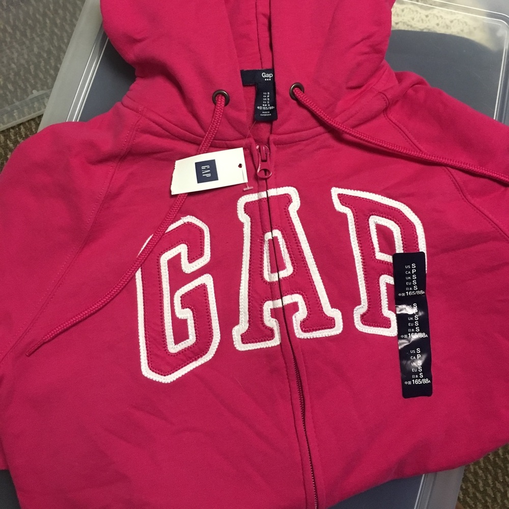 Gap zip up