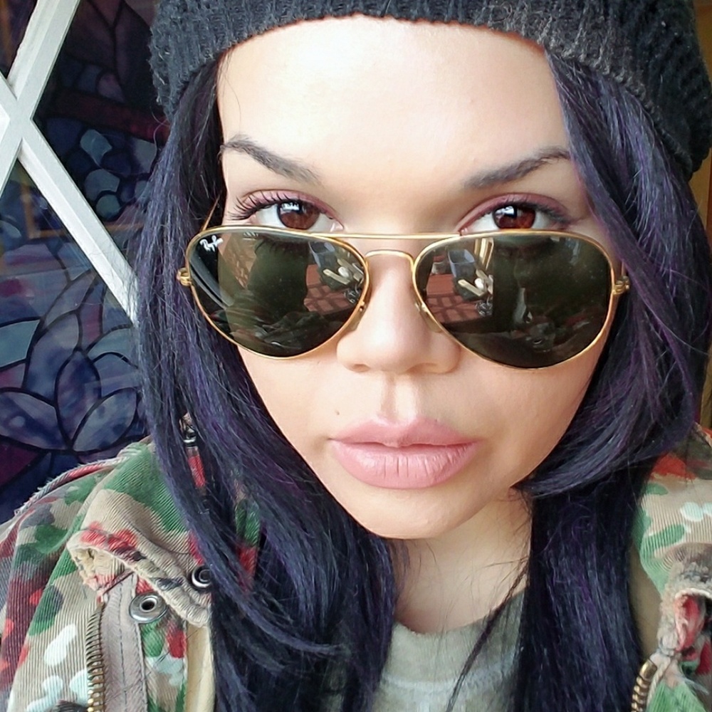 Meet your Posher, Laura