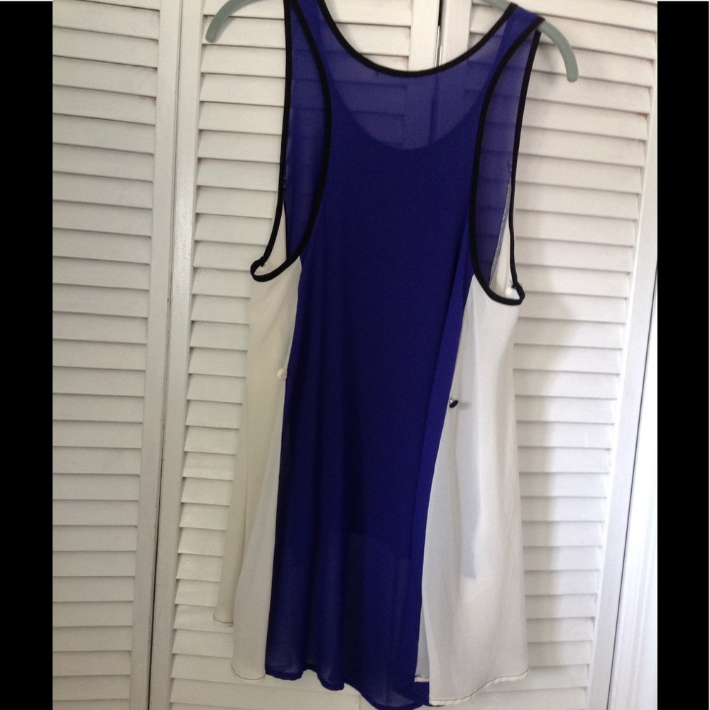 Color Block Tunic - Picture 3 of 4