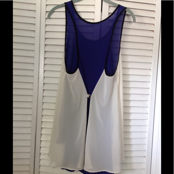 Color Block Tunic - Picture 2 of 4