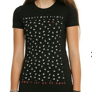 Hot topic twenty one pilots tshirt
