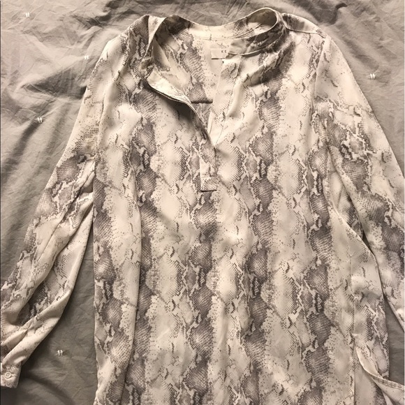 Gray snakeskin print blouse - Picture 1 of 4