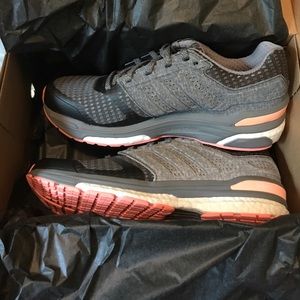 Adidas tennis shoes size women's 8.