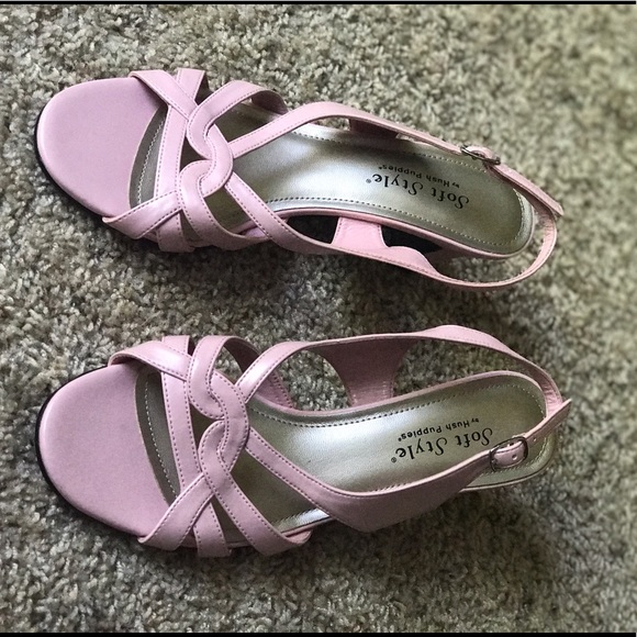 Cute Hush Puppies Soft Style Sandals - Picture 1 of 7