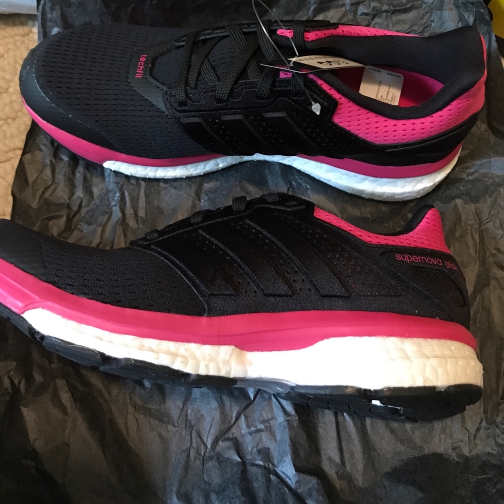 Adidas athletic shoes women's 8