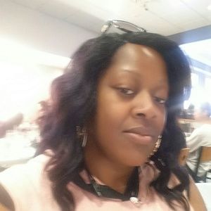 Meet your Posher, Denisha