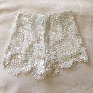 Boho floral crochet shorts