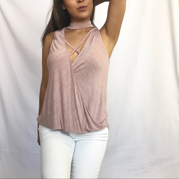 • Criss-cross Choker Top • - Picture 4 of 7