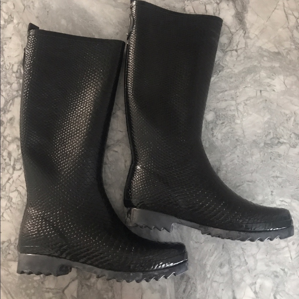 Stuart Weitzman Rainboots
