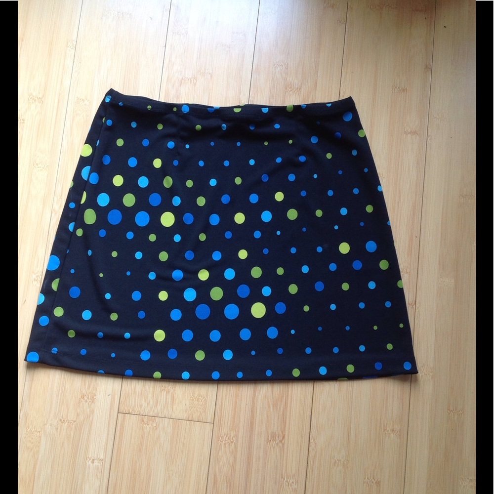 Super cute polka dot mini skirt!