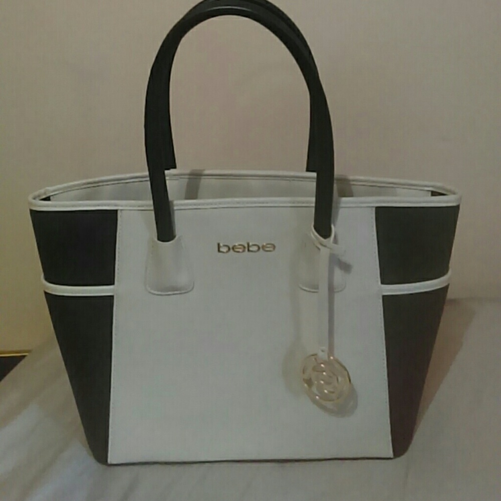 Bebe handbag new used for an event once