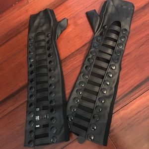 Karl Lagerfeld gloves