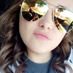 Meet your Posher, Brianne