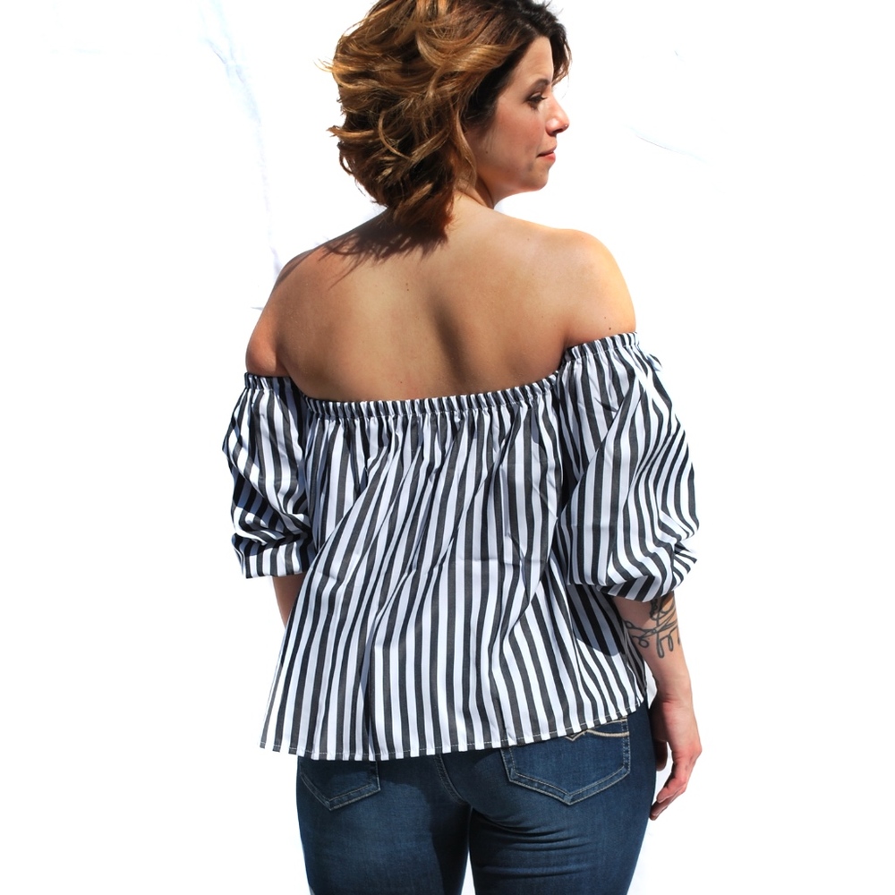 🌴 The Gwen Off Shoulder Blouse - Picture 3 of 4