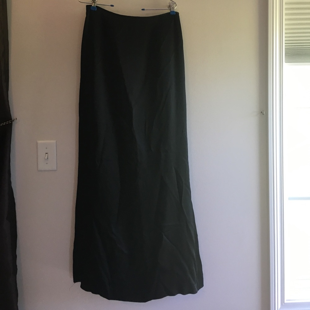 Carmen Marc Valvo collection skirt, size 4