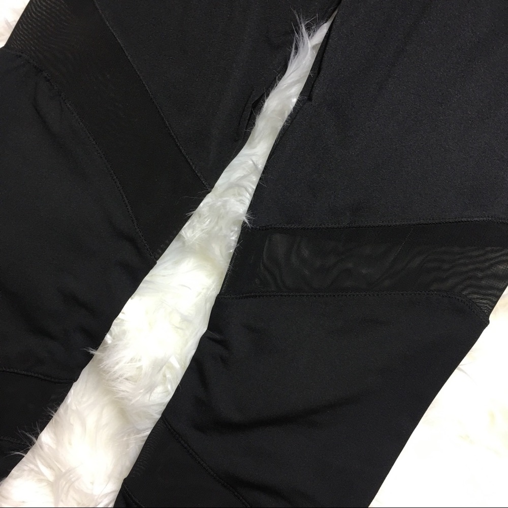 Mesh Panel Athletic Leggings Last 1! XL LEFT - Picture 6 of 8