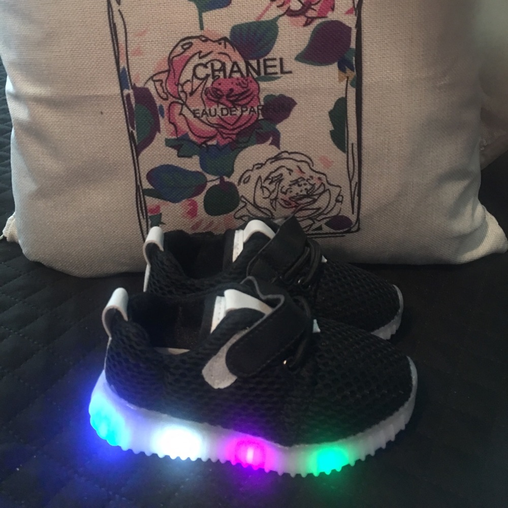 NEW Light up shoes