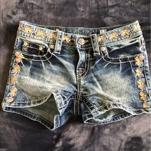 💥PRICE DROPPED💥Miss Me Jean Shorts