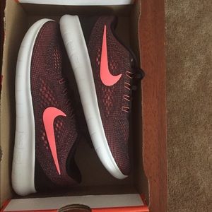 Women's Nike Free Run 7.5 *No Low-balls*
