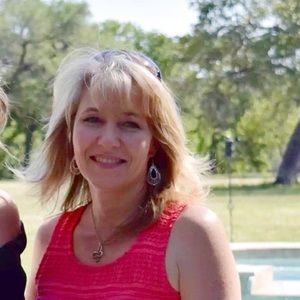 Meet your Posher, Loretta