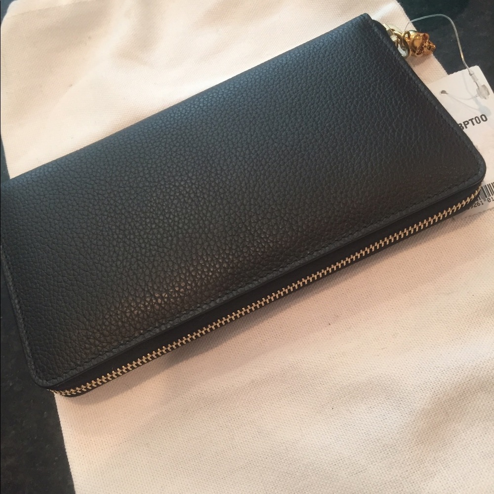 Alexander McQueen Skull Calfskin Leather ZipWallet