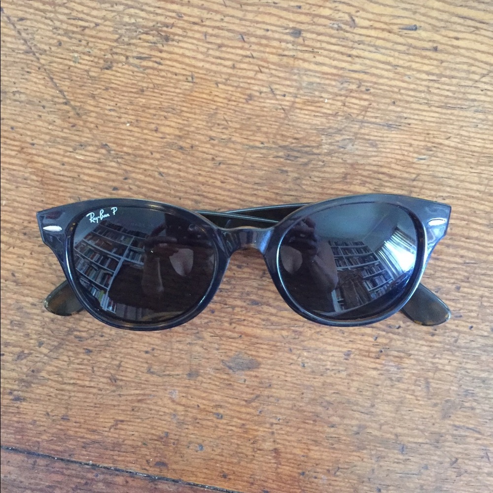 Ray ban rounded wayfarer RB4141