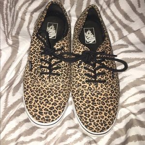 Cheetah print Size 11 women's Vans like new
