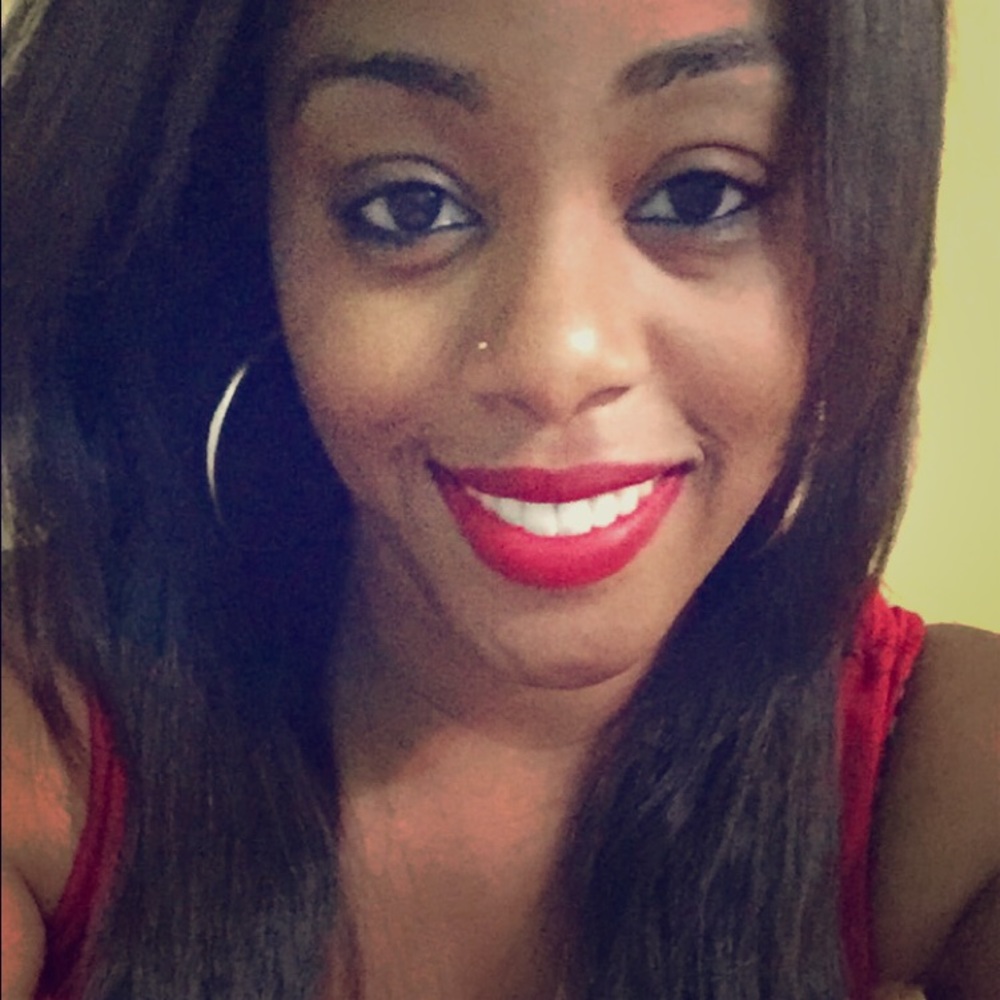 Meet your Posher, Angela