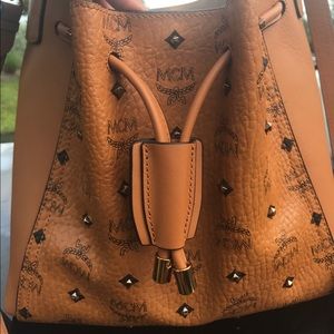 MCM BIG BUCKET BAG