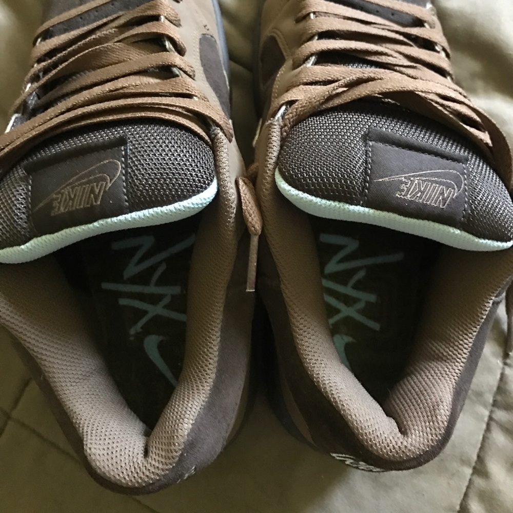 Dunks - Picture 2 of 3