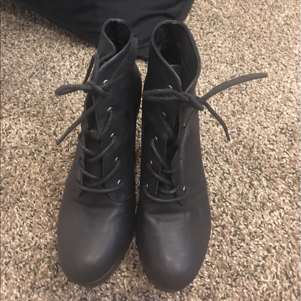 Lace up ankle high heels boots