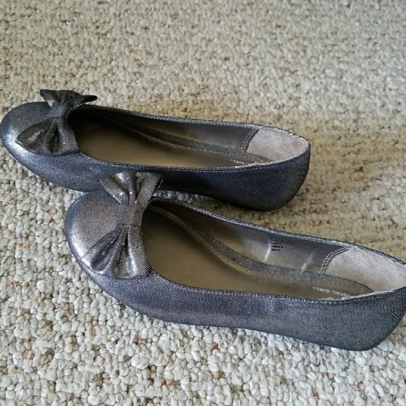 Flats - Picture 1 of 3