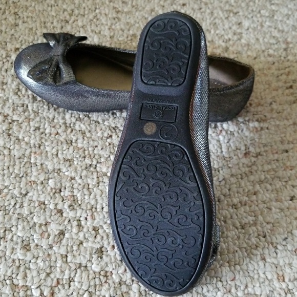 Flats - Picture 2 of 3