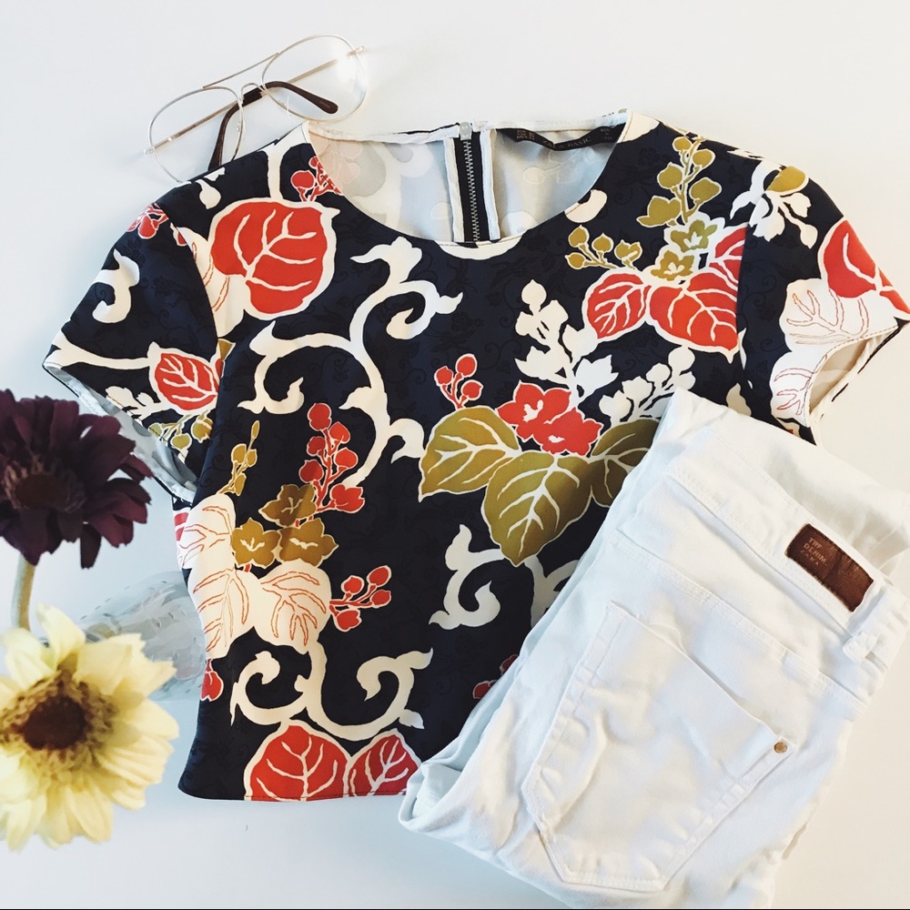 ZARA 🌸 Floral Crop Top 🌸