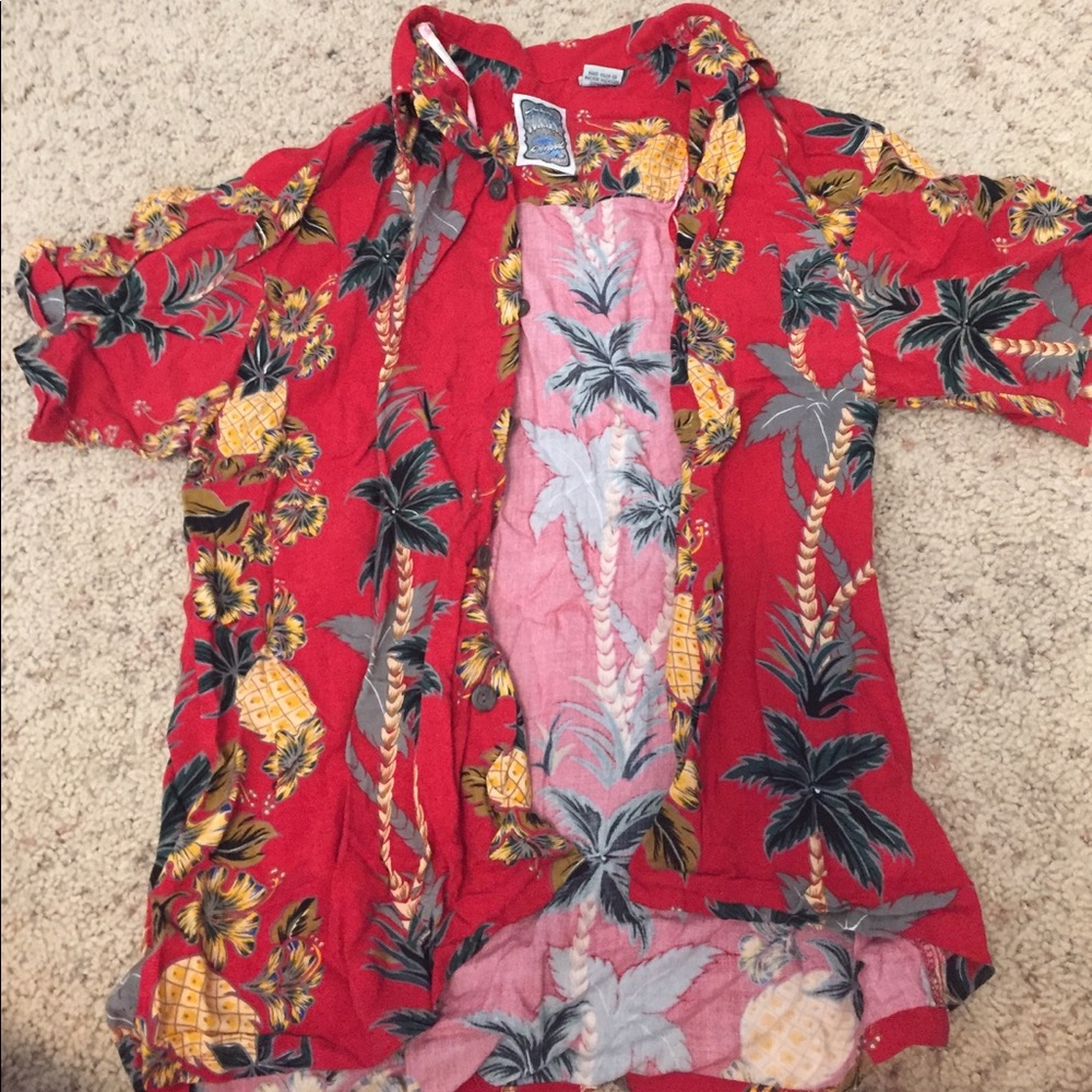 Red Hawaiian shirt size Medium