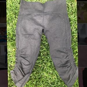 🍋🍋 lululemon cropped ruched legging