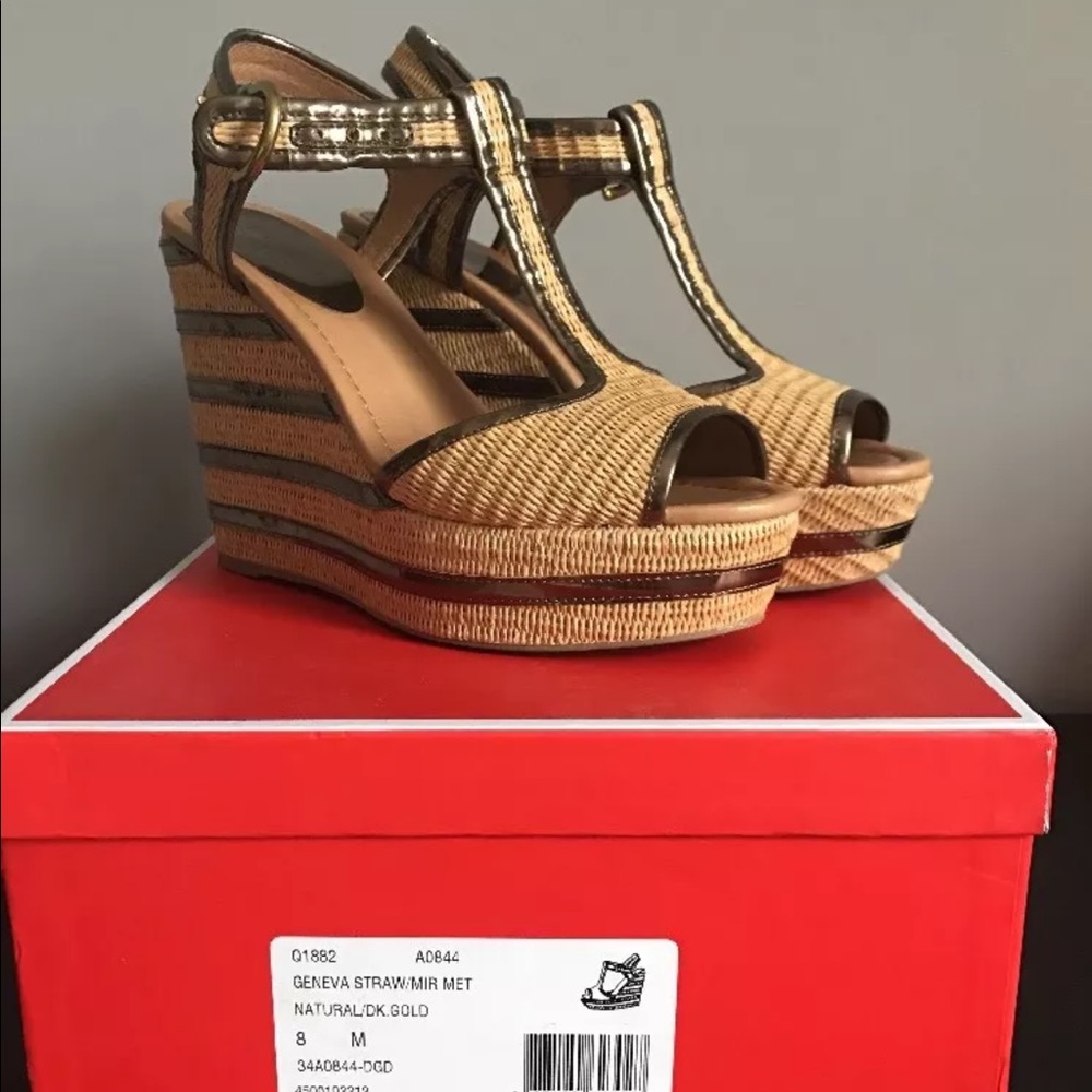 🌼 Coach sandals🌼 Lowest Price