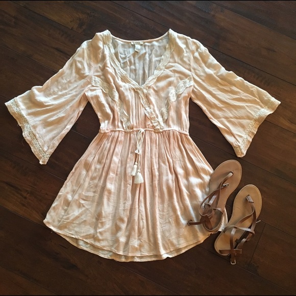 Forever 21 Dresses & Skirts - Beautifully bohemian peasant mini dress