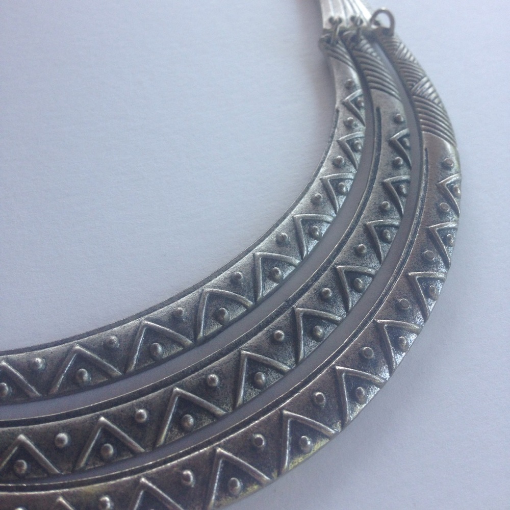 fun statement necklace - Picture 2 of 3