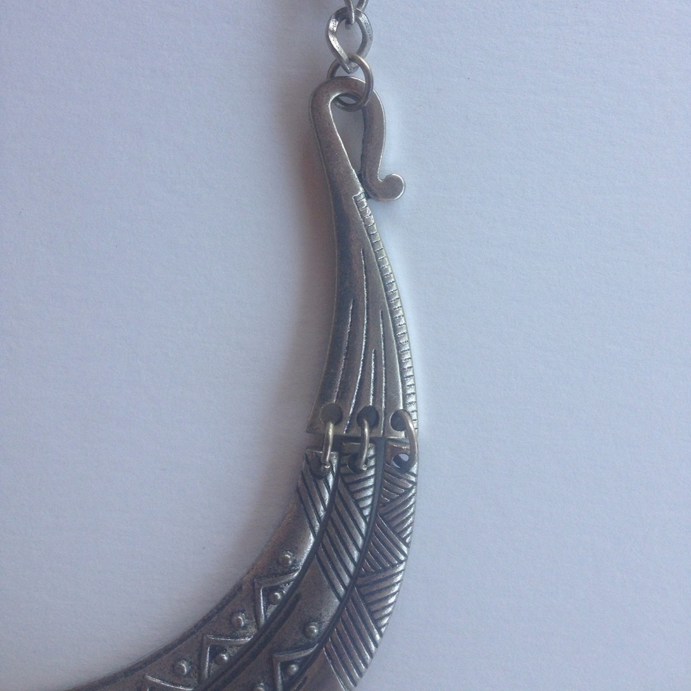 fun statement necklace - Picture 3 of 3