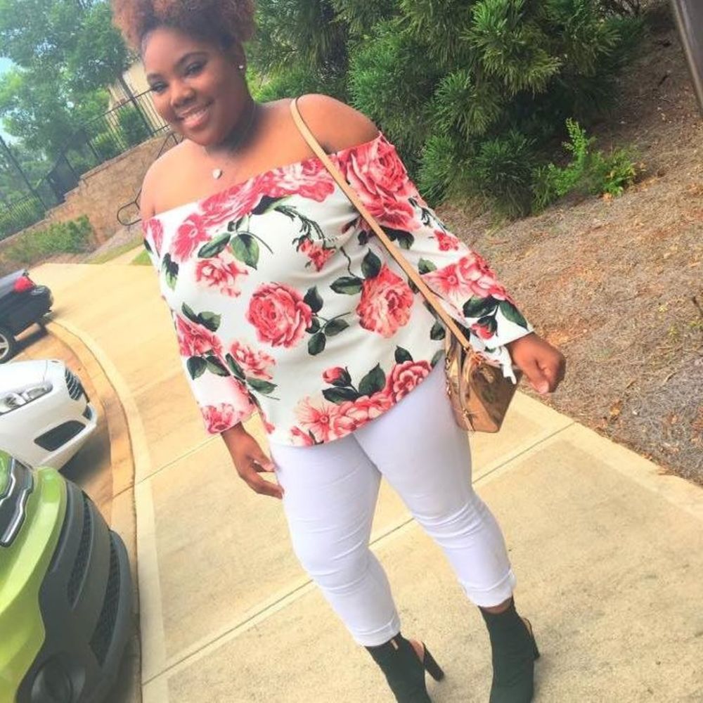 Meet your Posher, Phoenicia