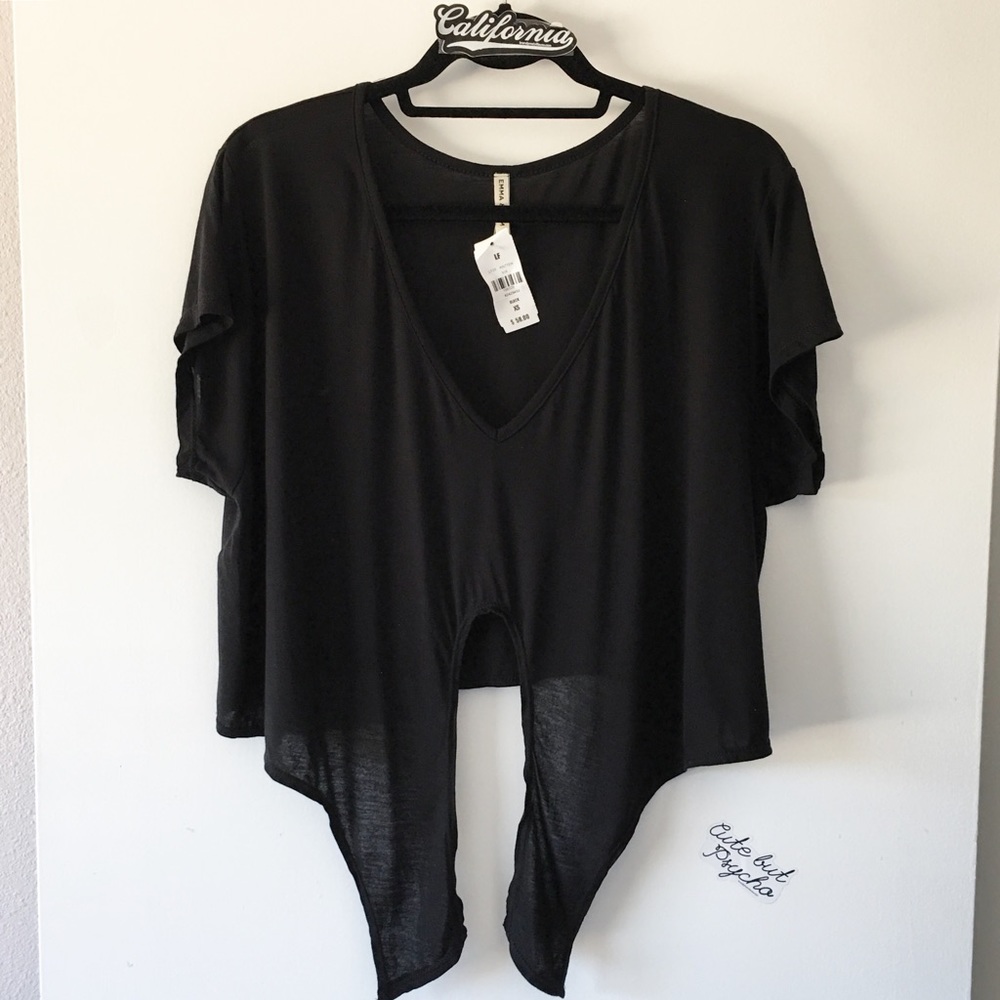 XS! BNWT black vneck tie front top - Picture 3 of 3