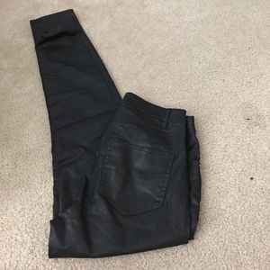 Faux leather skinny jeans