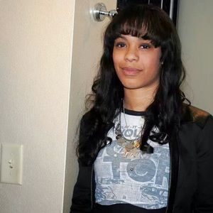 Meet your Posher, Ana